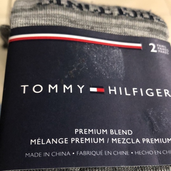 Tommy Hilfiger 2-Pack Logo Crew Socks Men's Shoe Size 7-12 NWT - Picture 2 of 2